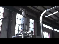 500kg의 반려동물 먹이 생선 먹이 생산 라인이 공장에서 작동하고 있습니다.